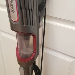 NEW cond Shark Rocket VACUUM WITH  AMAZING POWER SUCTION   , WORKS EXCELLENT. , IN THE BOX 
