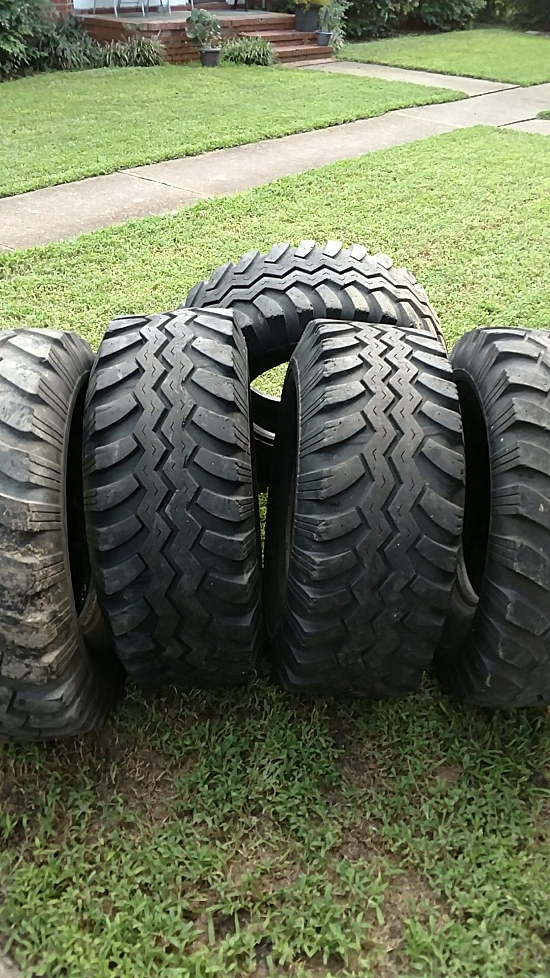 GRAND PRIX 14/36.5-16.5LT 4WHEEL RVT MUD TIRES