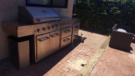 BBQ GRILL