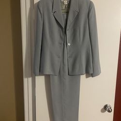 Jones Wear 2 Piece Woman’s Suit