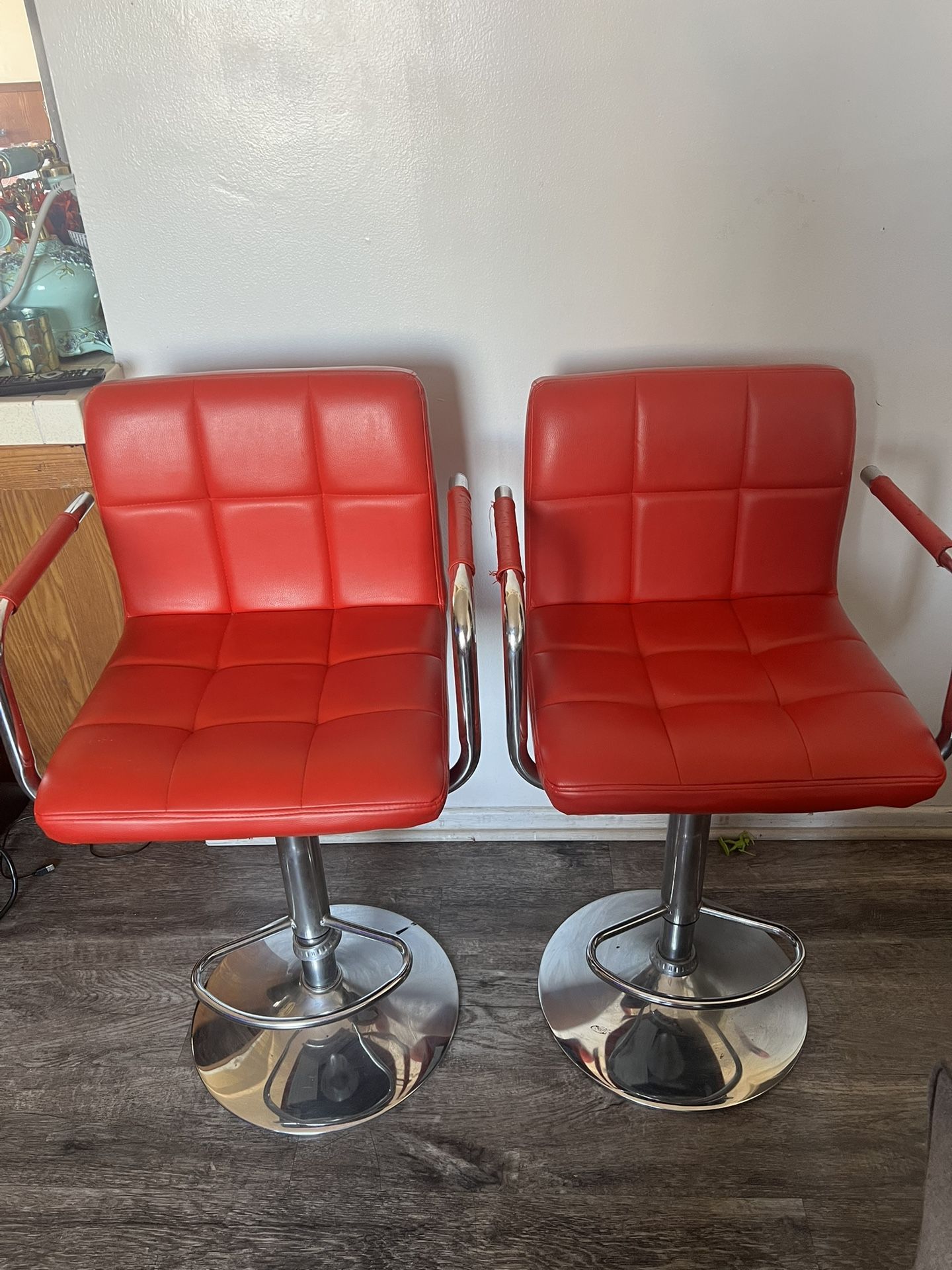 2 Bar Chairs