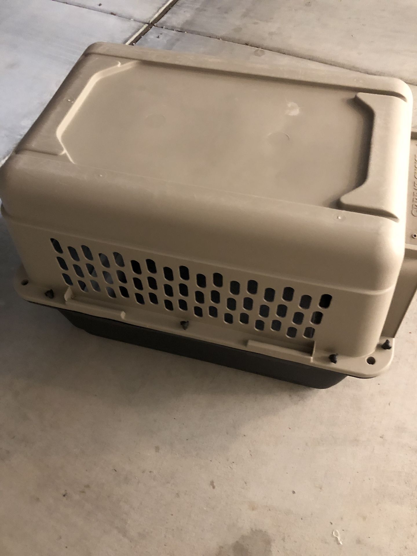 Dog crate/ kennel