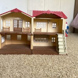 Calico Critters House with Accessories 