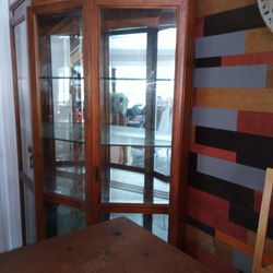 Glass shelf's antiques