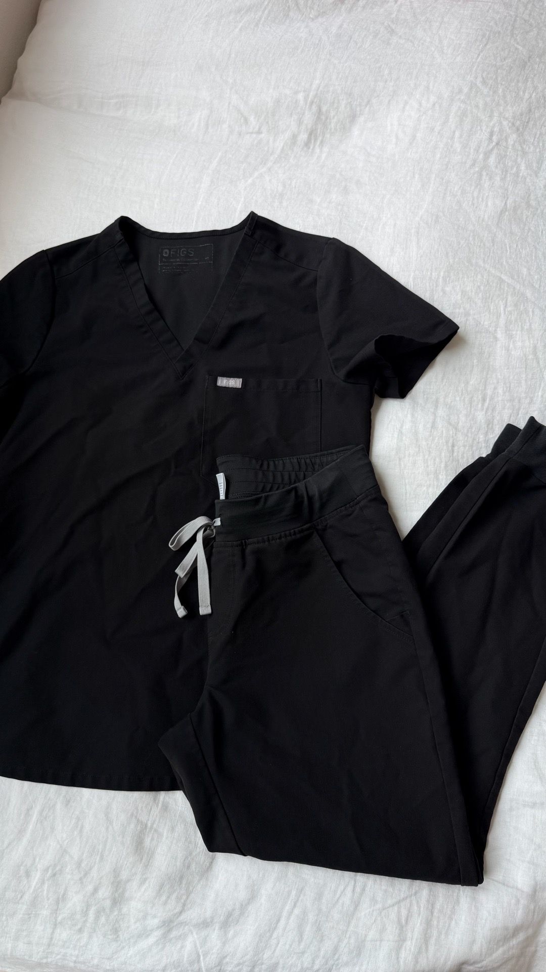 Black Figs Scrubs Set