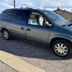 2005 Chrysler Town & Country