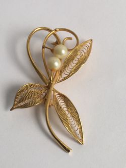 BROOCH