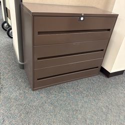 💥 FAST SALE ~  Metal File Cabinet 💥