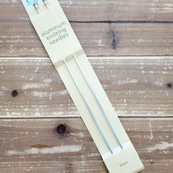 PAIR OF ALUMINUM KNITTING NEEDLES **BRAND NEW**