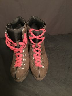 Women’s boots size 11