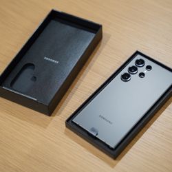 Samsung Galaxy S24 Ultra 256GB Unlocked Android Smartphone with 200MP Camera, 8K Video, Long Battery - Titanium Black