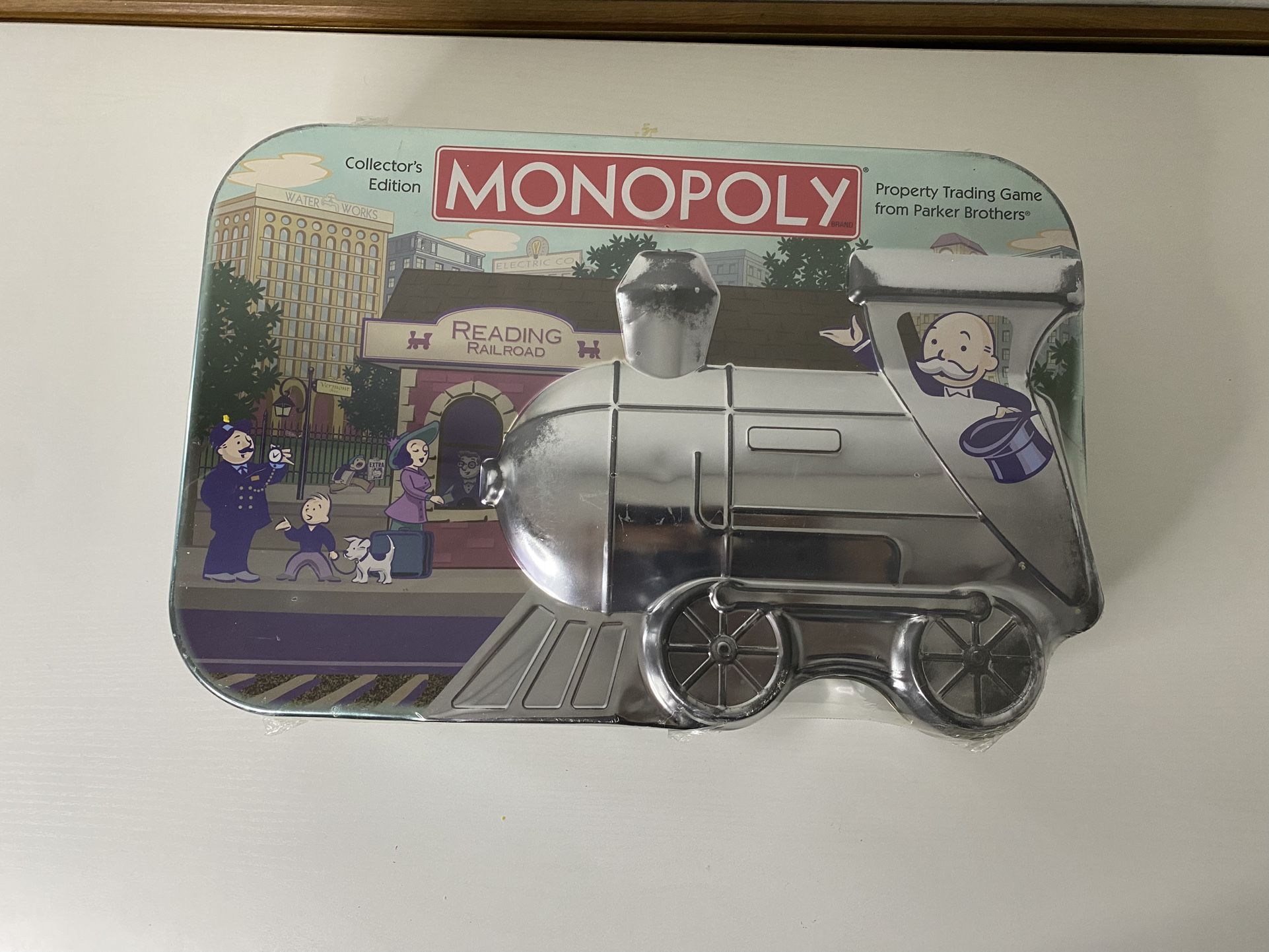 Monopoly 2001 Collectors Edition Embossed Tin BRAND NEW