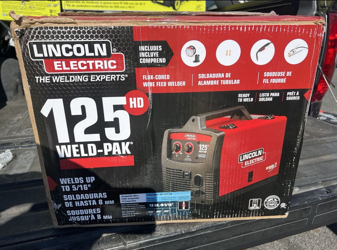 Lincoln Electric 125 Amp WeldPak 125 HD Flux Cored Welder with Magnum