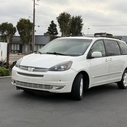 2004 Toyota Sienna