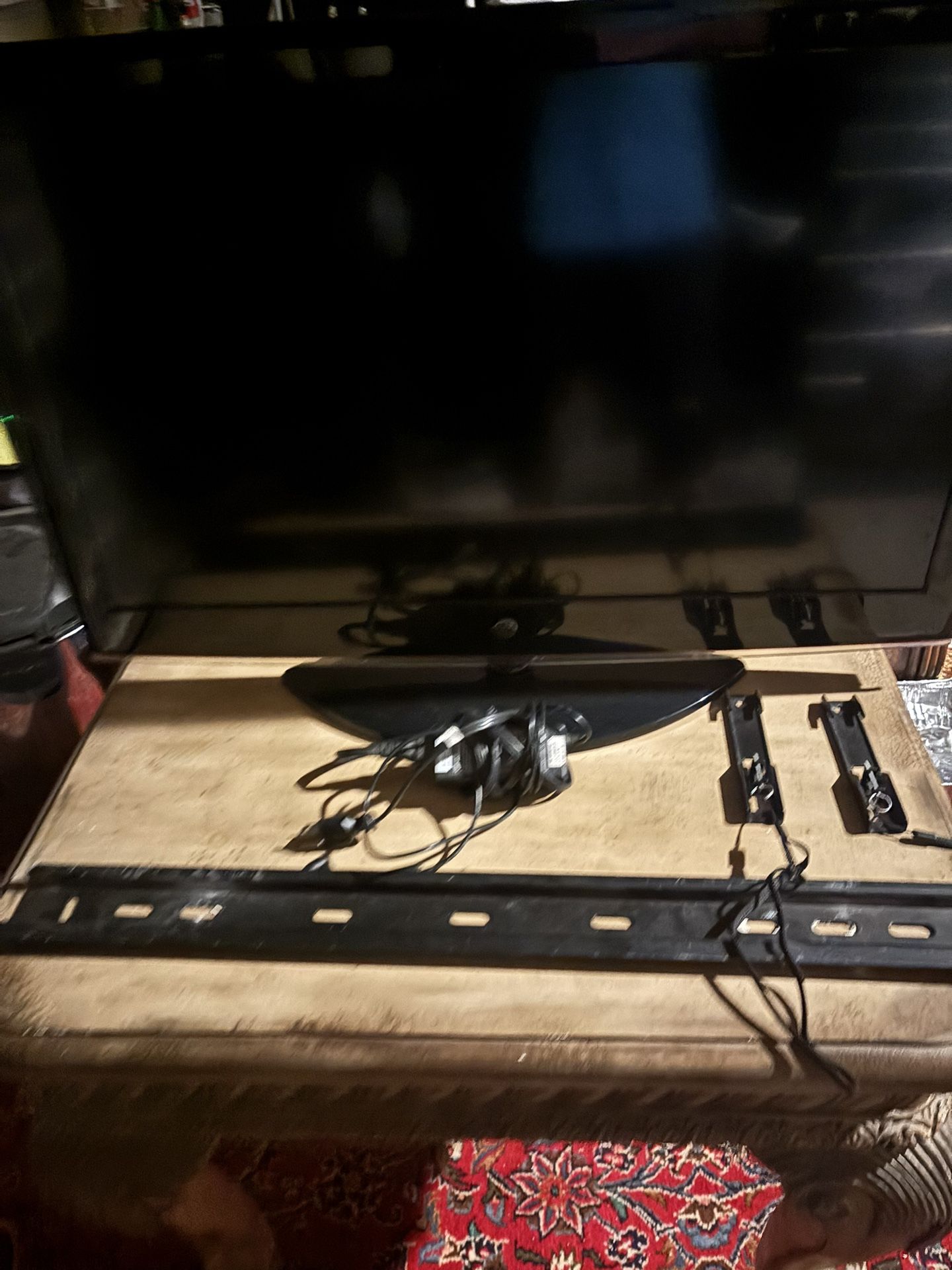32’ Flat Screen TV