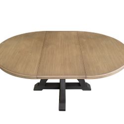 Light Wood Extendable Oval Dining Table, Seats 4–6