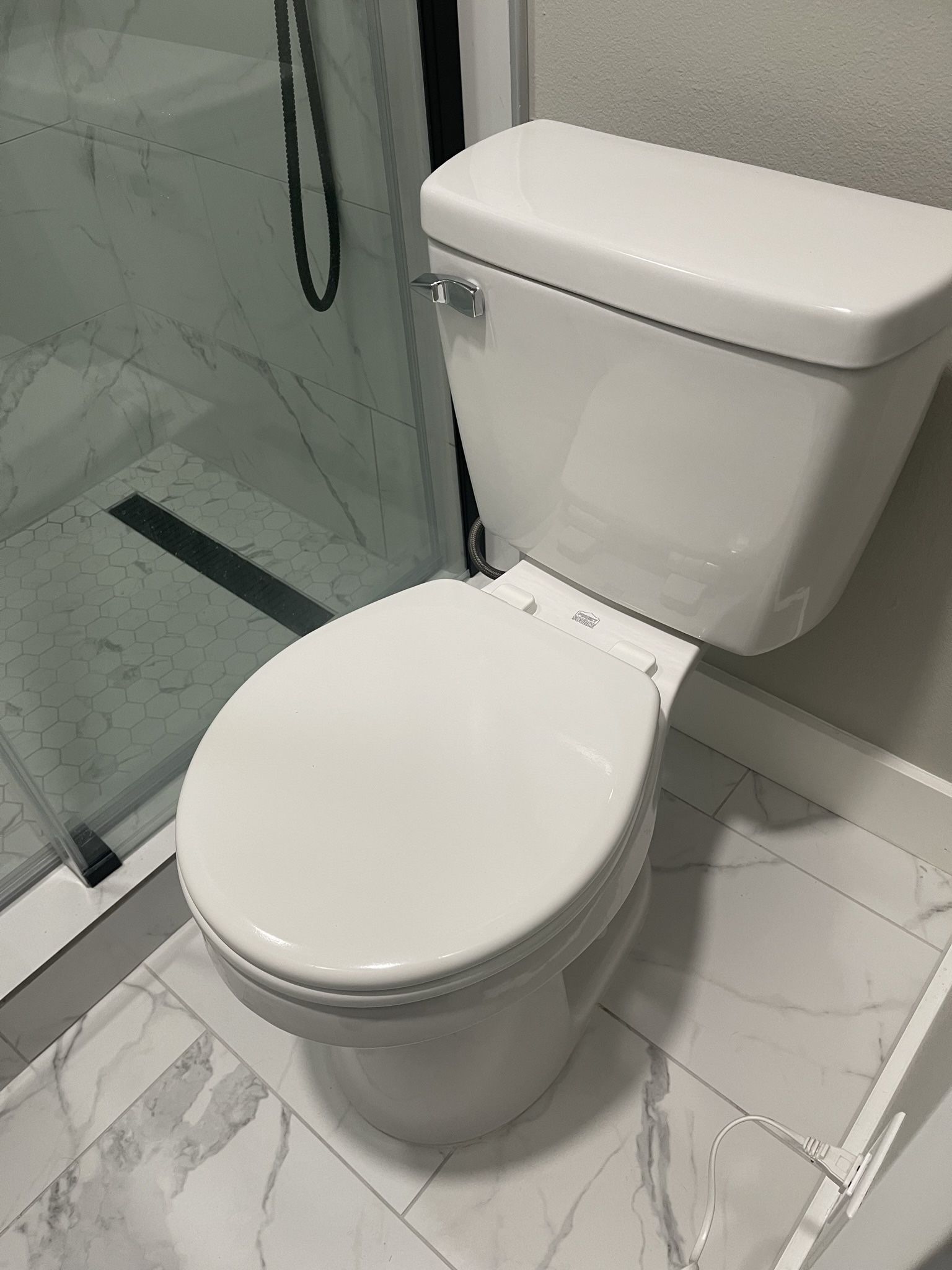 New Lowes Toilet for Sale in Dallas, TX OfferUp