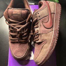 Nike SB Dunk Low City Of Love Size 11 Used