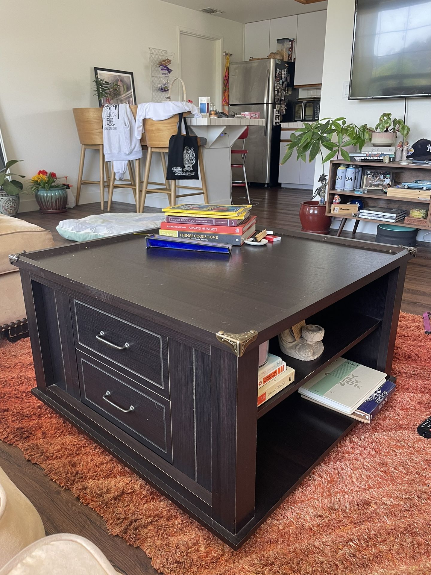 Coffee table - Semi large