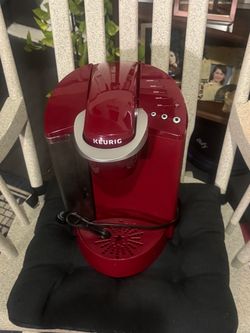 Keurig Single-Serve Coffee Maker Red like new