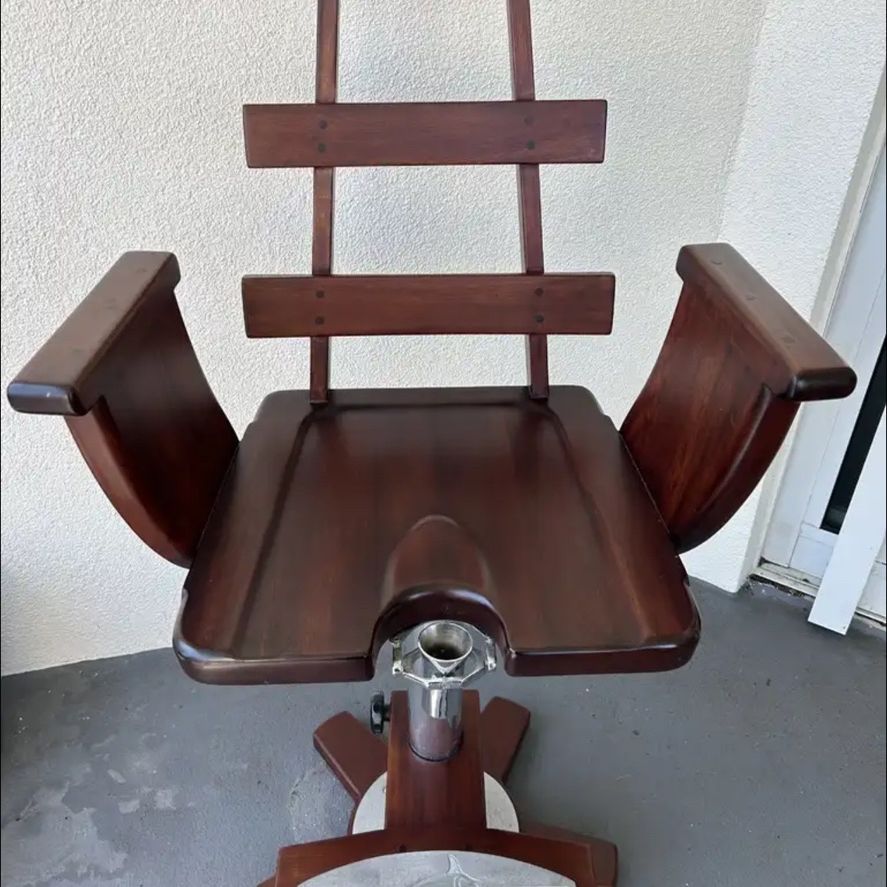 Thomasville Hemingway Pilar Fighting Chair Barstool