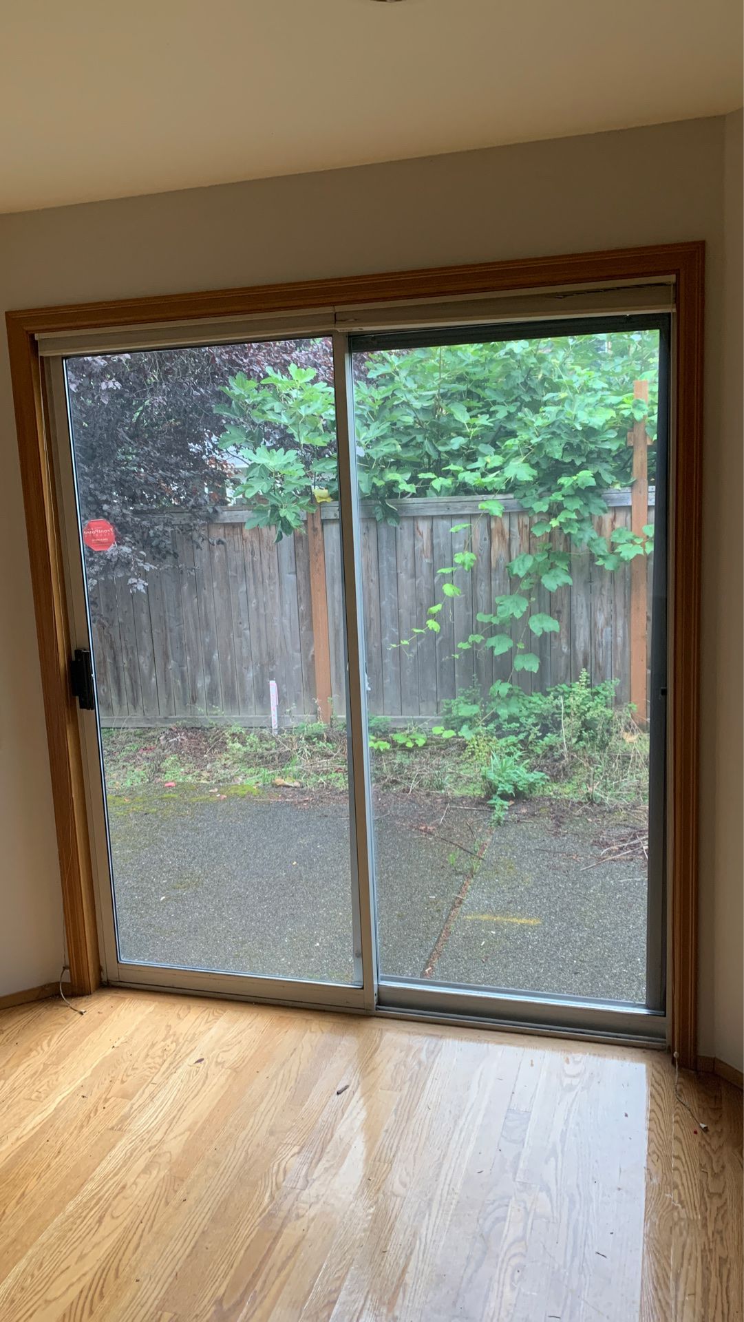6’ Sliding Glass Door with screen