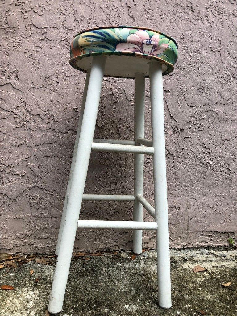 Set Of 4 Tropical Stools; READ FULL DESCRIPTION for Sale in