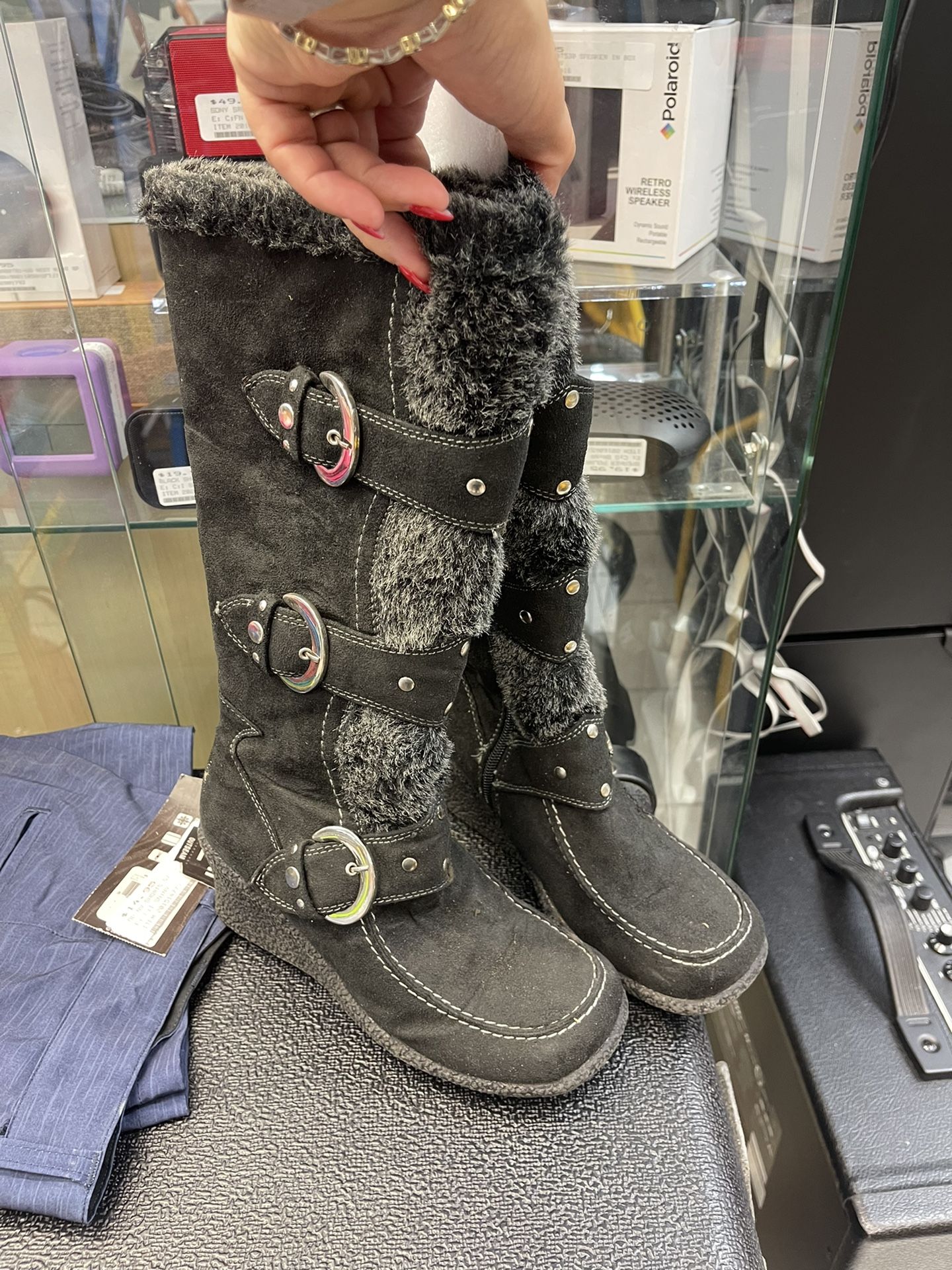 Womens Boots Size 5.5 Fur, Wedge
