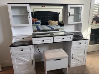 Makeup Vanity