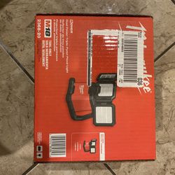 Milwaukee M18 18-Volt Lithium-lon Cordless 4500 Lumens ROVER Dual Power Triple-Panel Flood & Area Light (Tool-Only)