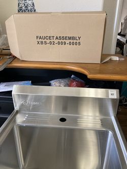 Commercial 18 Utility Sink w/ Faucet (Stainless Steel)