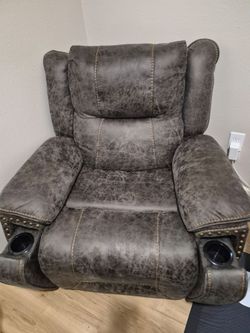 Lift-to-stand power swivel recliner w/ remote, heat and massage