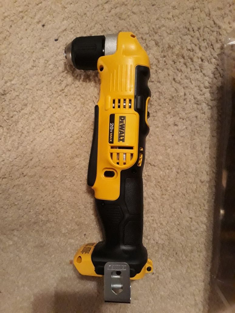 DEWALT ANGLE DRILL