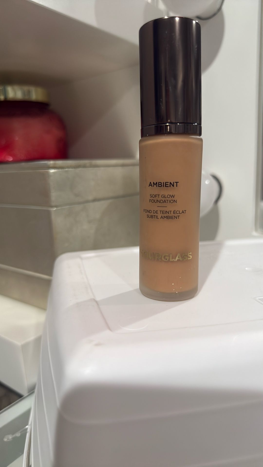 Hourglass Ambient Soft Flow Foundation