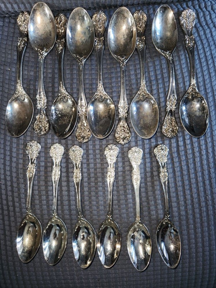 Rogers silver plated spoon set