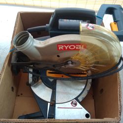 Ryobi 10 Inch Compound Miter Saw TS1342