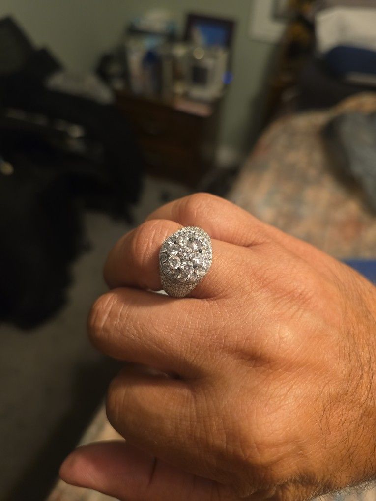 Silver Ring With Diamond Stones.