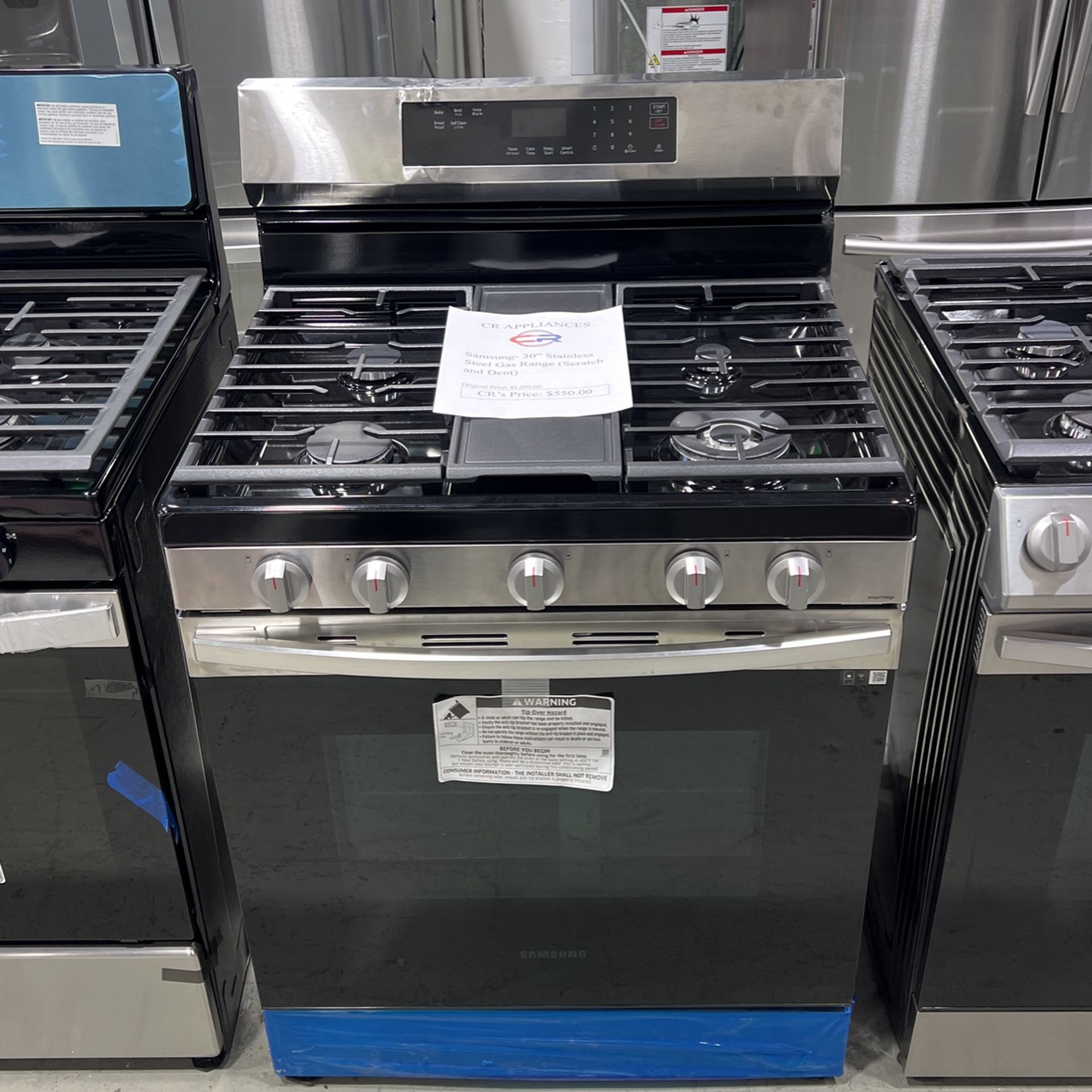 Samsung- 30" Stainless Steel Gas Range (Scratch and Dent)