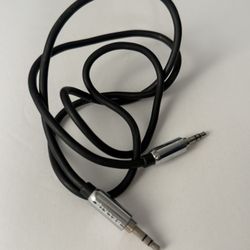 Belkin 3.5mm AUX Audio Cable – Male to Male – 1m (3.3ft) – Black with Metal Connectors