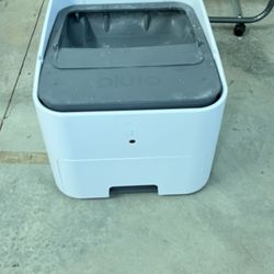 Pluto Modern Cat Litter Cube