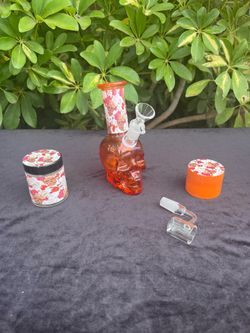 Skull glassware stater kit brand new