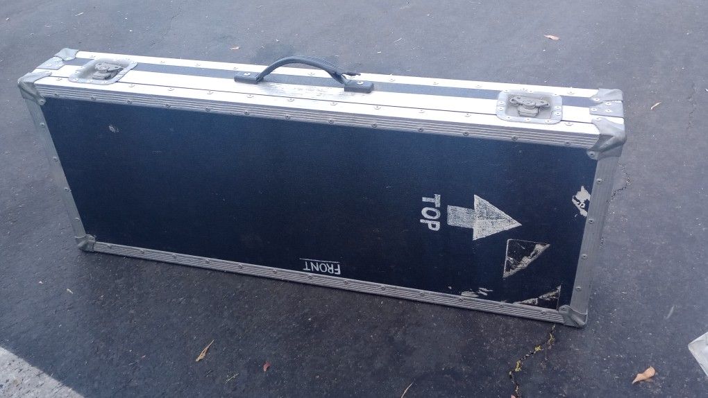 Anvil/Road  Case Fits A Guitar Size