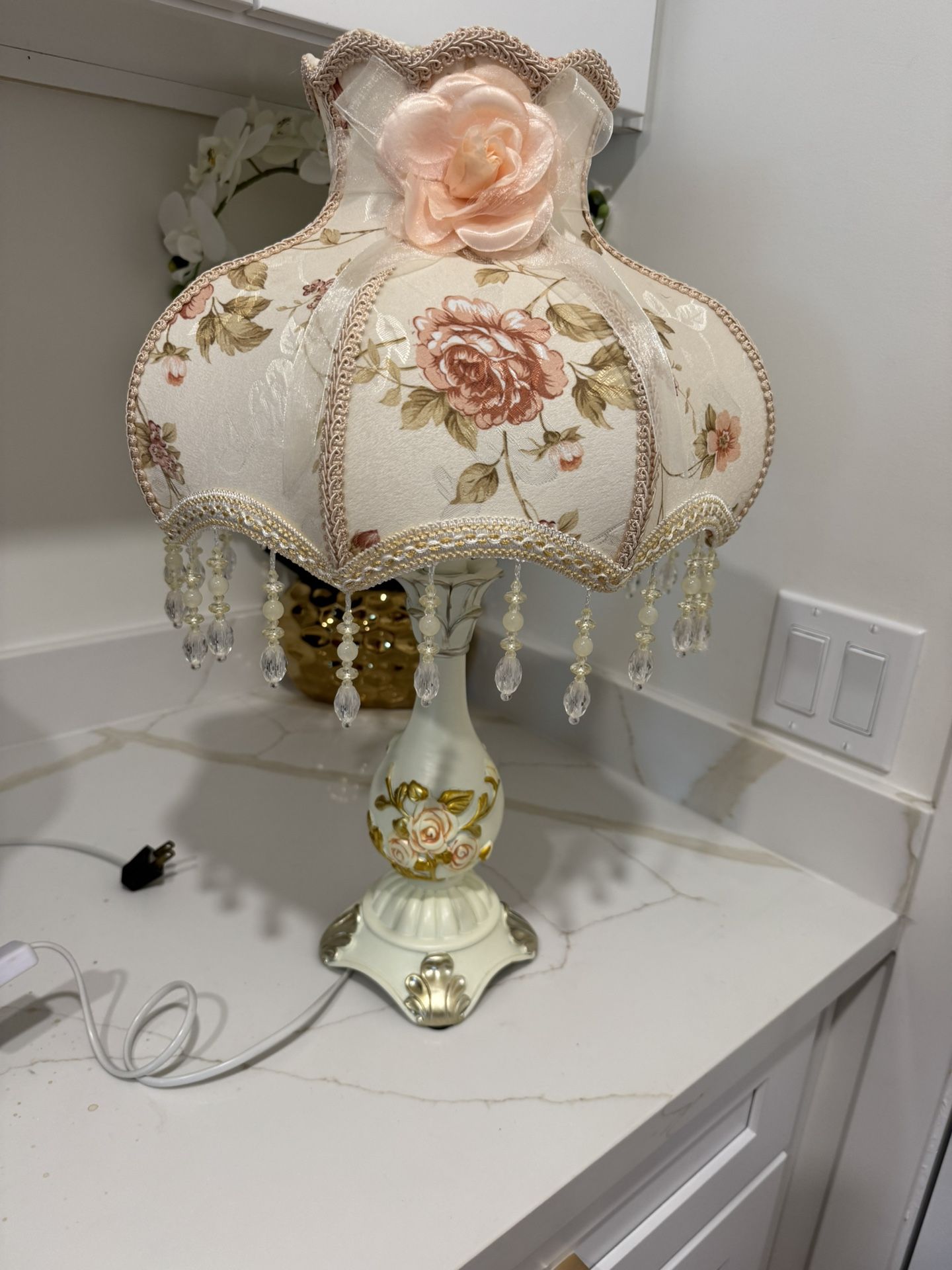 Beautiful Victorian Pink And Champagne Lamp