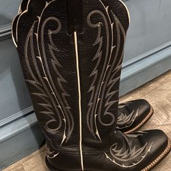 Women’s Ariat Cowboy Boots, size 8