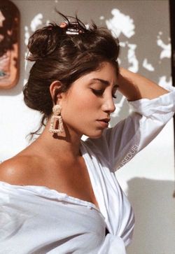 Gorgeous geometric-shaped Earrings, gold color