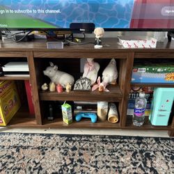 Entertainment Center/TV Stand