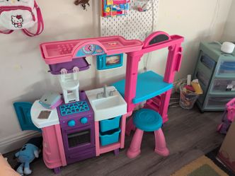 Play Kitchen