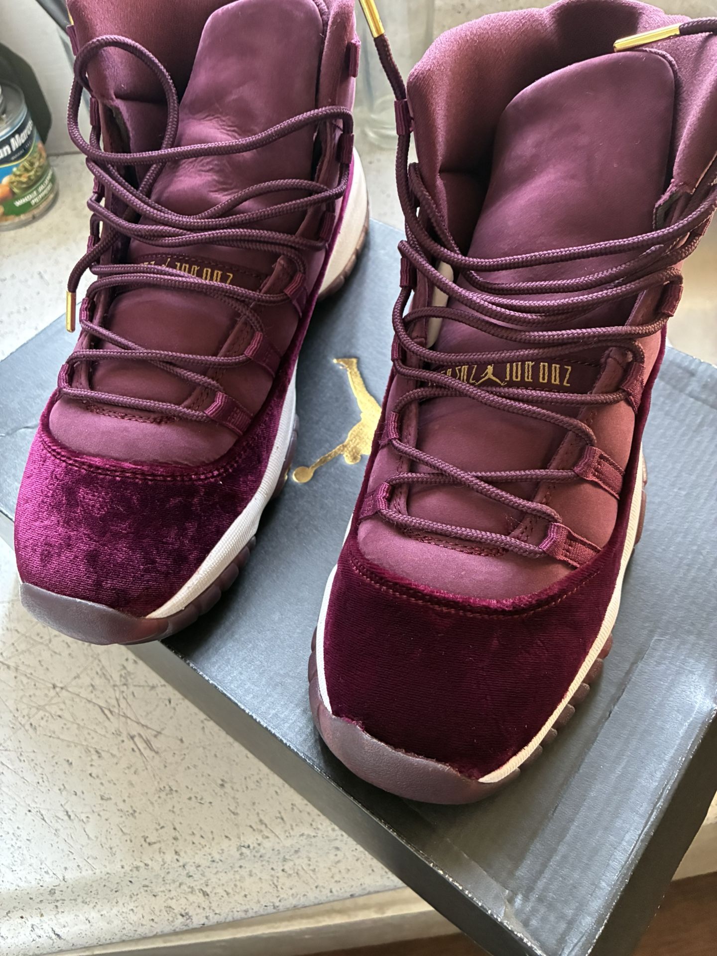 Retro Jordan 11 Size 9Y