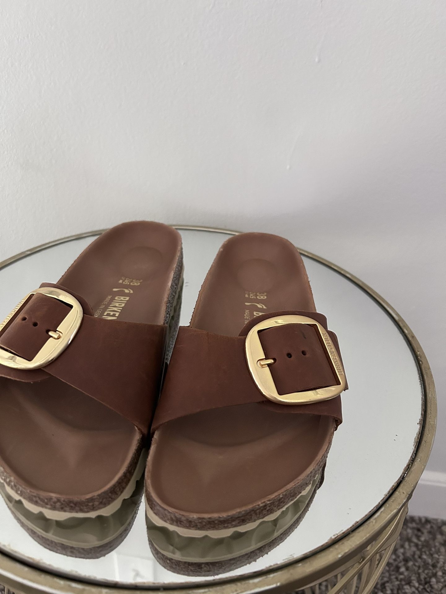 Brown big buckle Birkenstock 