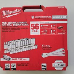 Milwaukee Ratchet and Sockets Set